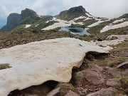 71 Una spera di sole mi permette di riammirare il lago in avanzato disgelo